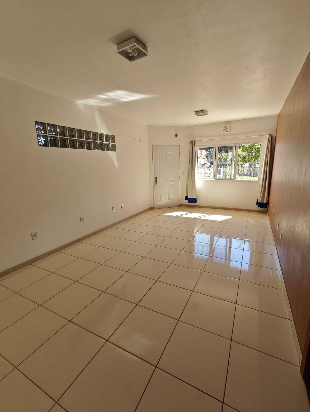  - Casa para alugar, com 3 quartos